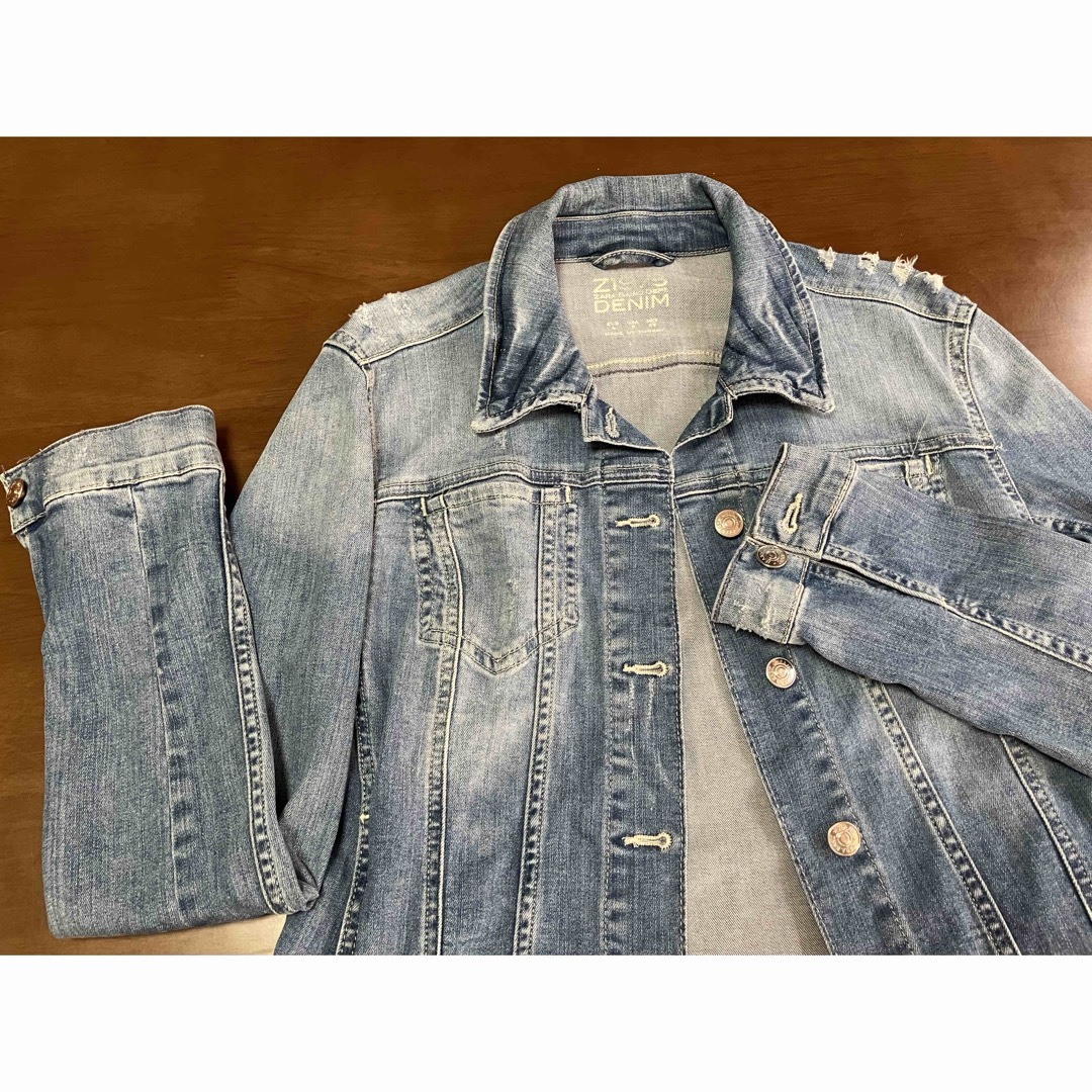 ZARA - ZARA デニムジャケット。ダメージ加工のジージャンの通販 ZARA - ZARA デニムジャケット。ダメージ加工のジージャンの通販