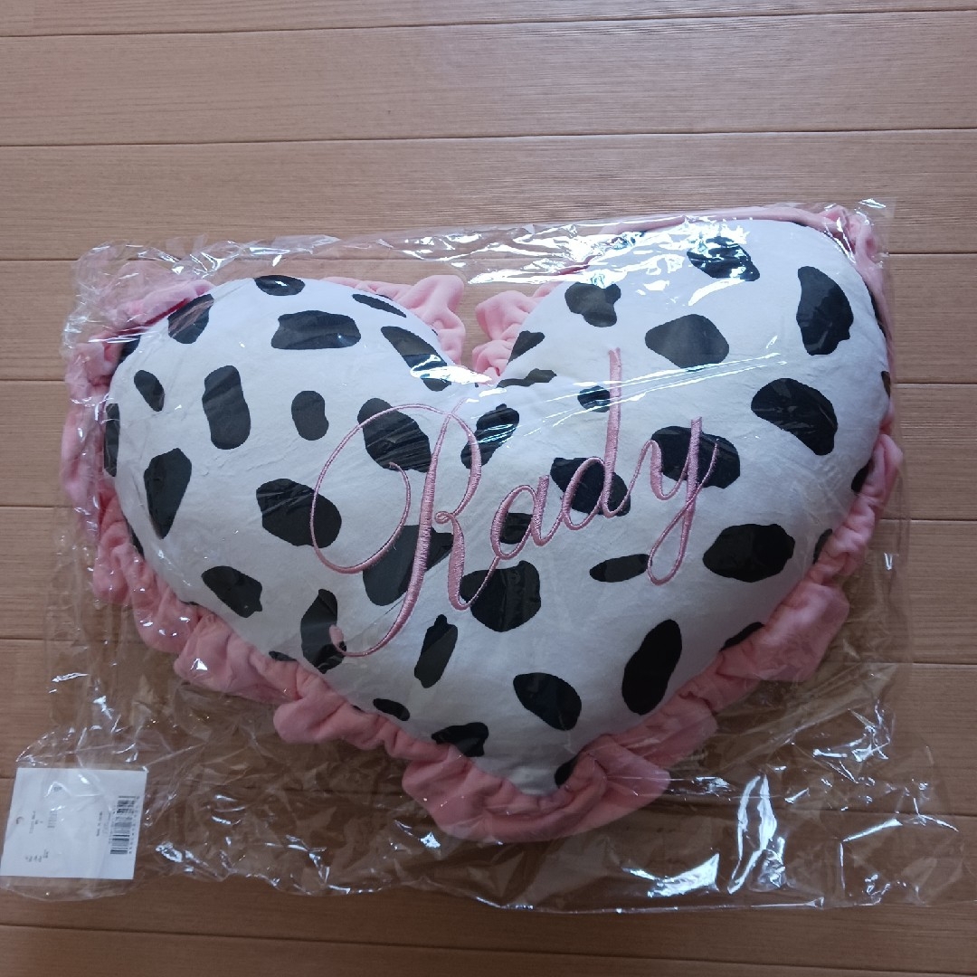 Rady - Rady♡クッションの通販 by えり's shop|レディーならラクマ Rady - Rady♡クッションの通販 by えり's shop|レディーならラクマ