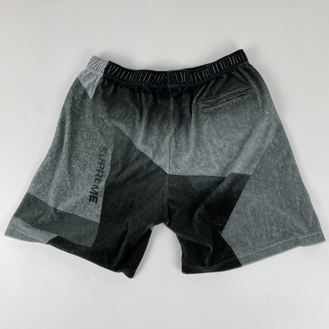 Supreme - シュプリーム ロゴ ハーフパンツ メンズ L 【中古】の Supreme - シュプリーム ロゴ ハーフパンツ メンズ L 【中古】の