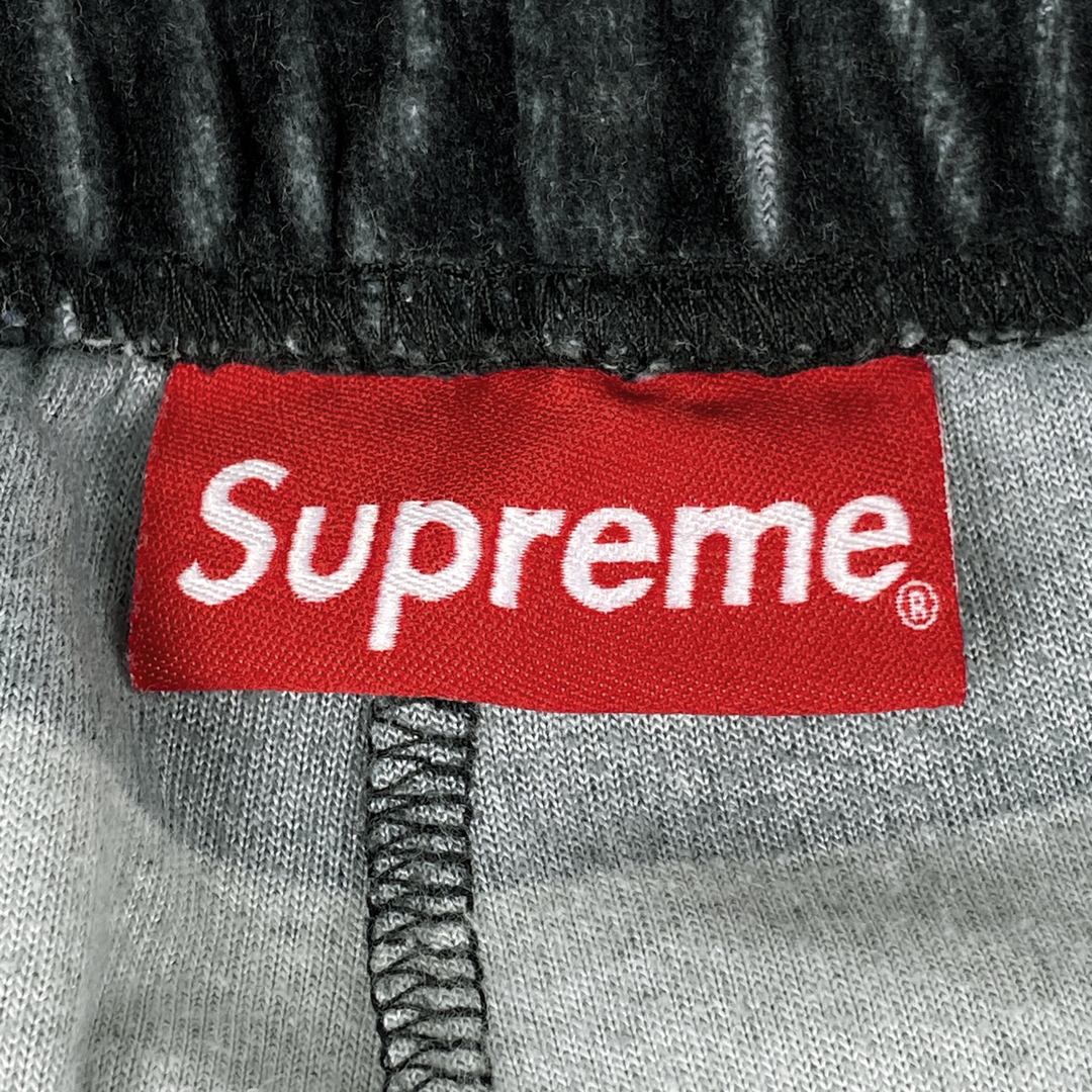 Supreme - シュプリーム ロゴ ハーフパンツ メンズ L 【中古】の Supreme - シュプリーム ロゴ ハーフパンツ メンズ L 【中古】の
