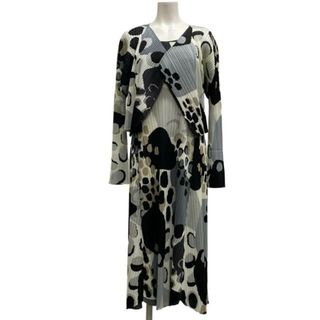 PLEATS PLEASE ISSEY MIYAKE(セット/コーデ)のフリマアイテム一覧 PLEATS PLEASE ISSEY MIYAKE(セット/コーデ)のフリマアイテム一覧