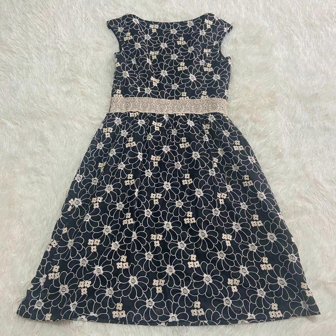 TOCCA - TOCCA トッカ 花柄刺繍 ノースリーブ ワンピース フレア TOCCA - TOCCA トッカ 花柄刺繍 ノースリーブ ワンピース フレア