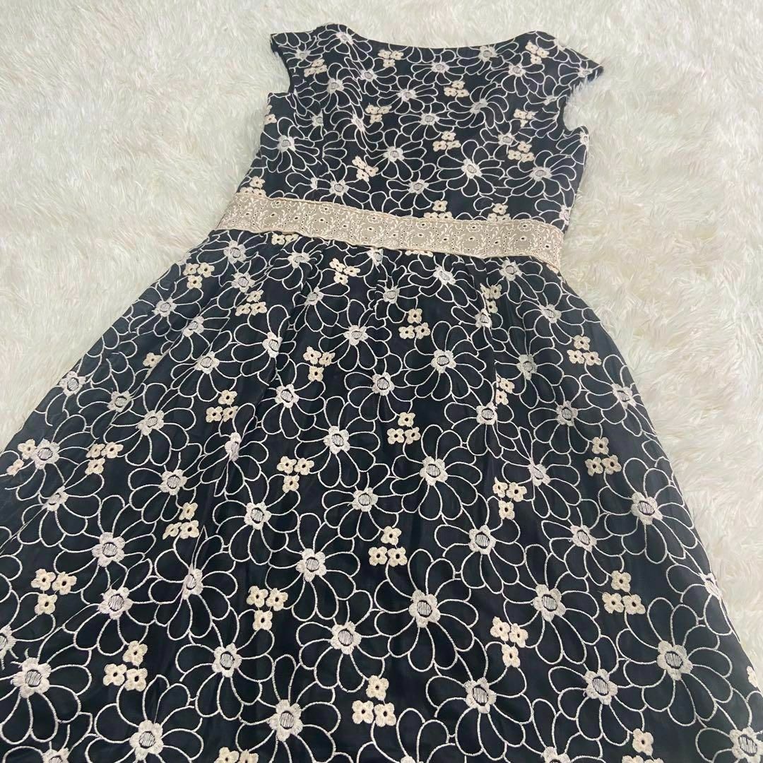 TOCCA - TOCCA トッカ 花柄刺繍 ノースリーブ ワンピース フレア TOCCA - TOCCA トッカ 花柄刺繍 ノースリーブ ワンピース フレア
