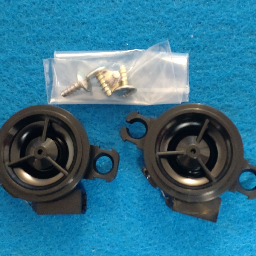 スズキ(スズキ)の④スズキ 現スペーシア(MK94S)　純正ツイーター＋ハーネス　新品 送料込 自動車/バイクの自動車(カーオーディオ)の商品写真