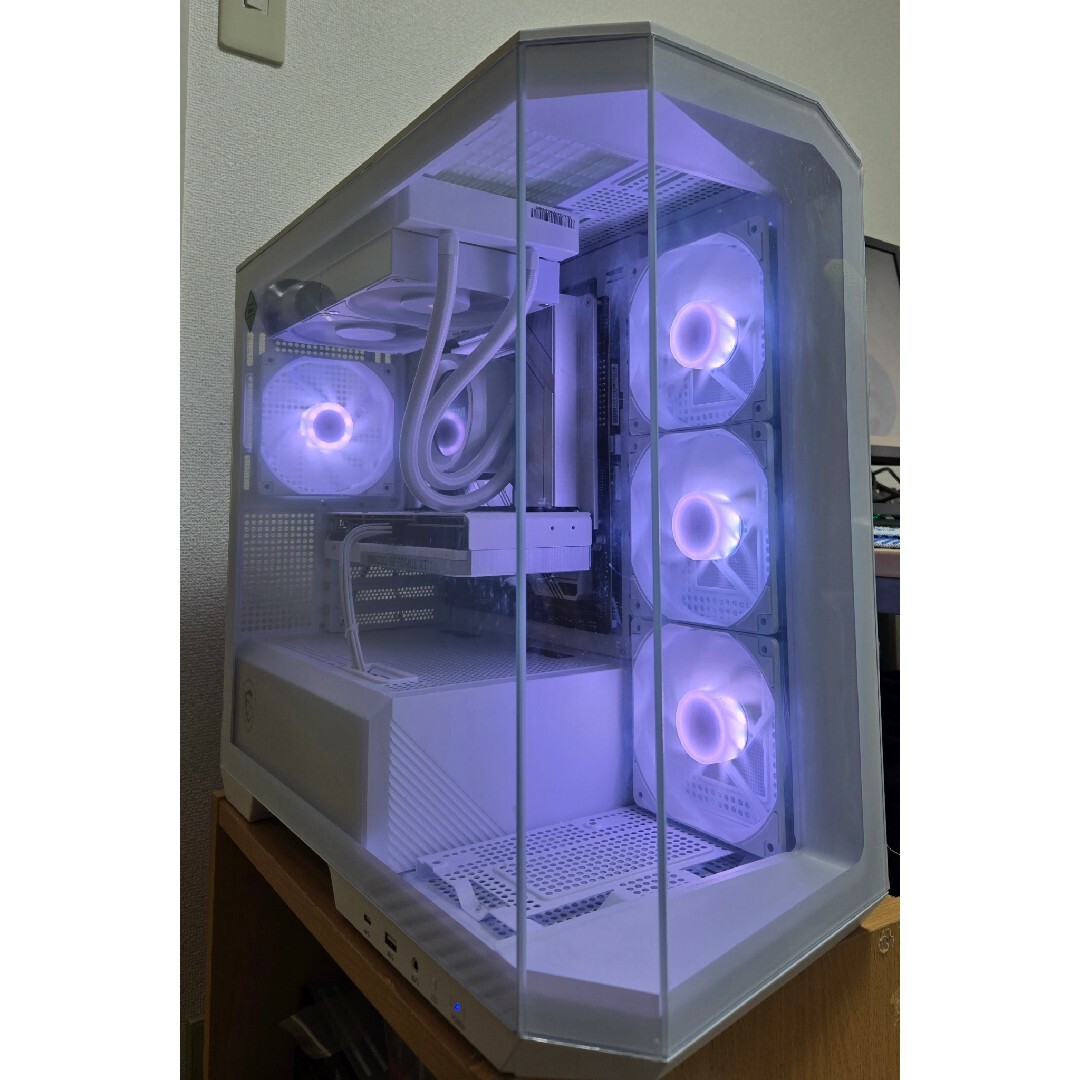 稼働少 美品 高性能 ホワイト ゲーミングpc i7 4070SUPERの通販 稼働少 美品 高性能 ホワイト ゲーミングpc i7 4070SUPERの通販