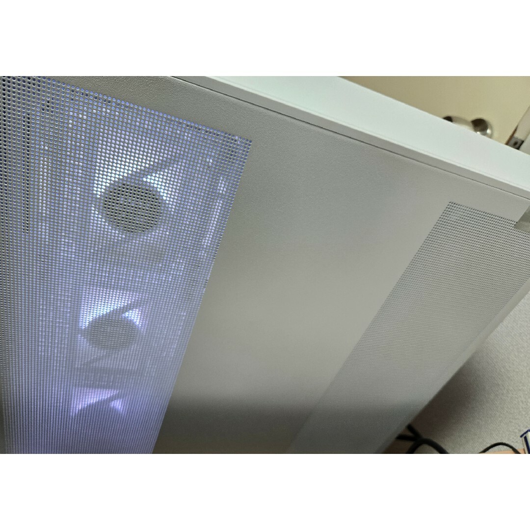 稼働少 美品 高性能 ホワイト ゲーミングpc i7 4070SUPERの通販 稼働少 美品 高性能 ホワイト ゲーミングpc i7 4070SUPERの通販