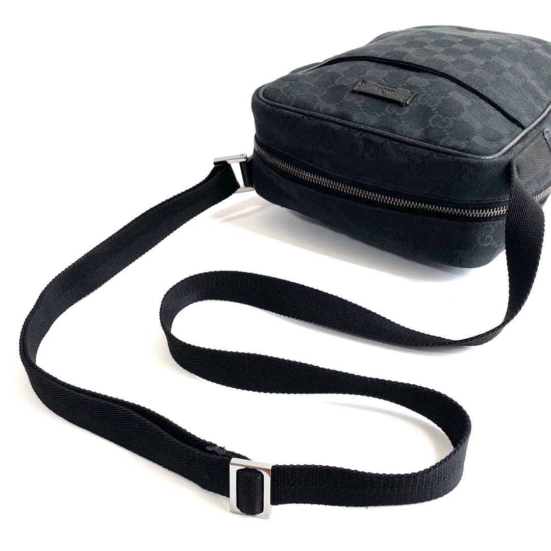 GUCCI - 【美品】GUCCI グッチ ショルダーバッグ GGキャンバス GUCCI - 【美品】GUCCI グッチ ショルダーバッグ GGキャンバス