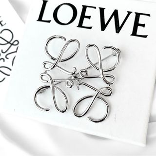 LOEWE(ブローチ/コサージュ)のフリマアイテム一覧 LOEWE(ブローチ/コサージュ)のフリマアイテム一覧