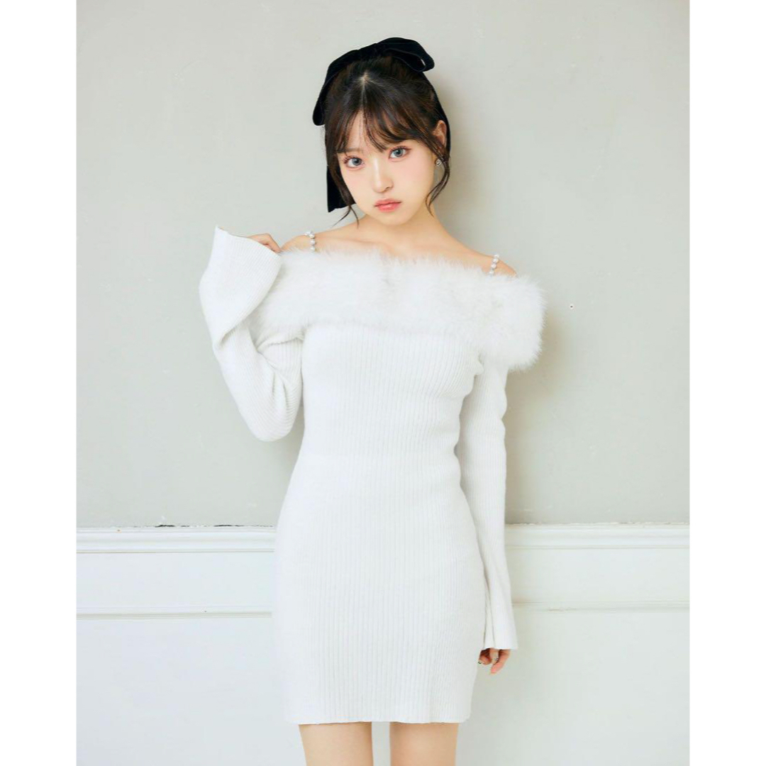 michellMacaron - ミシェルマカロン ファーオフショルニット michellMacaron - ミシェルマカロン ファーオフショルニット