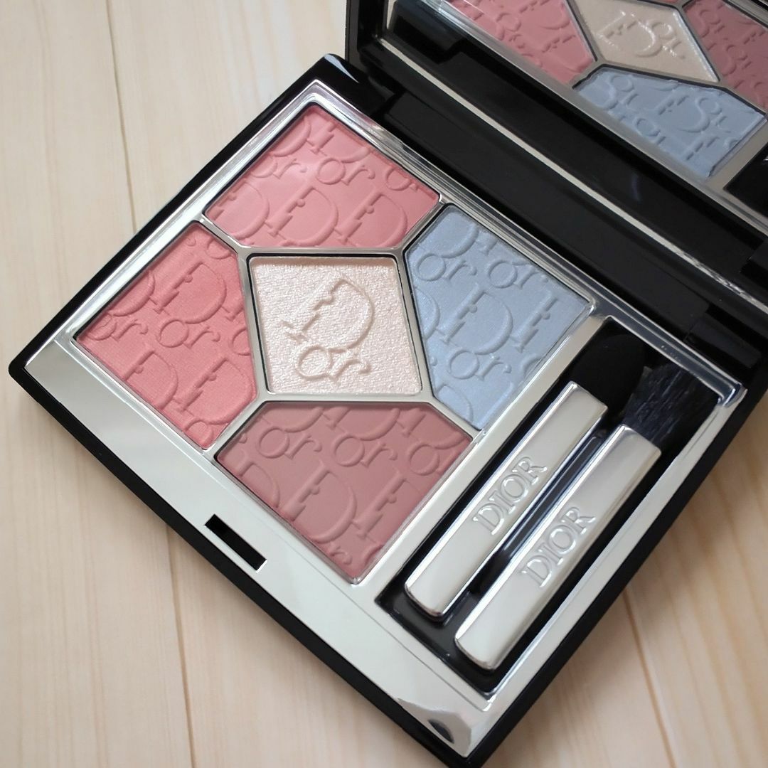 Dior - 未使用*限定色♪Dior❇️サンク クルール 〈623 ピーチ Dior - 未使用*限定色♪Dior❇️サンク クルール 〈623 ピーチ