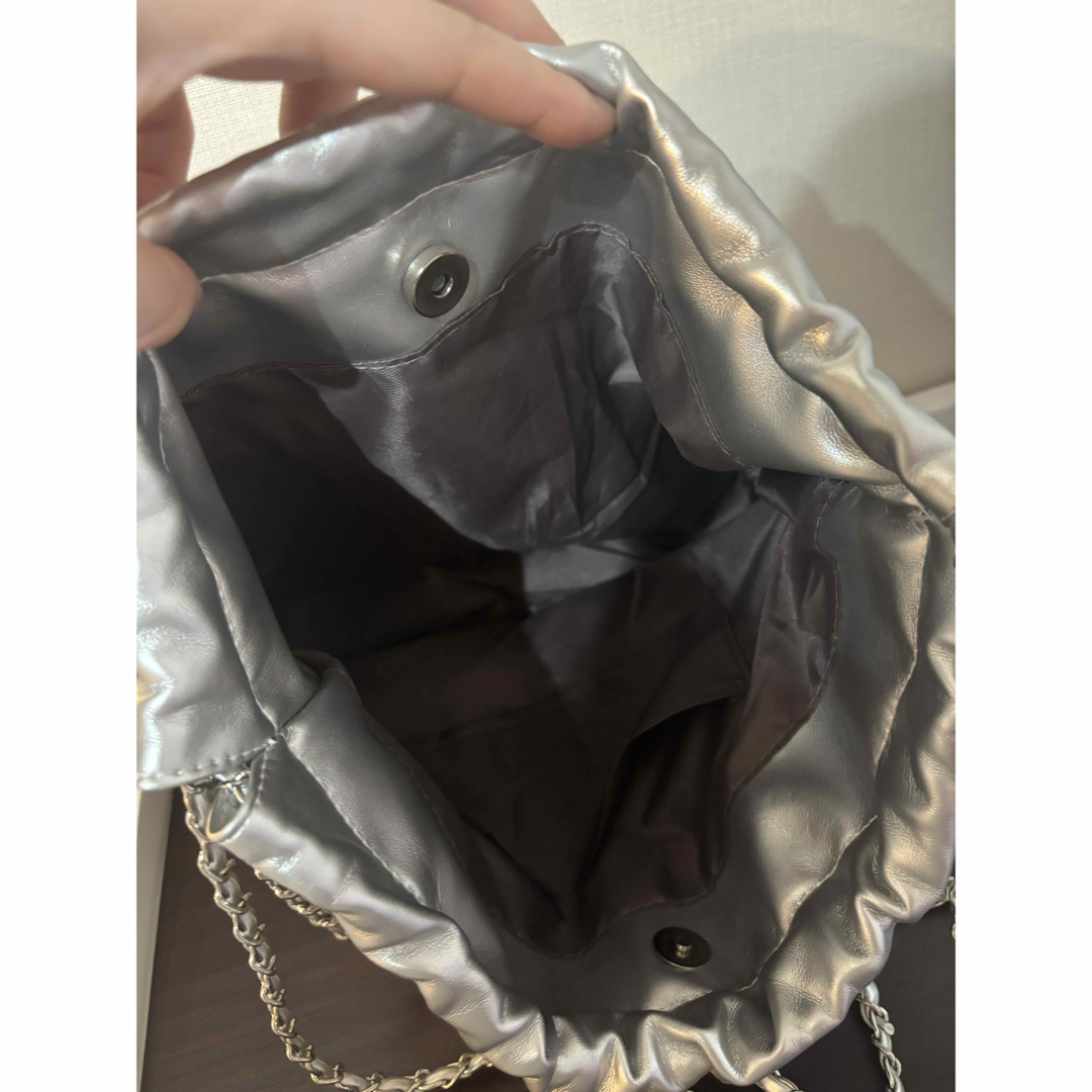 ZARA - スタッズチェーンバッグ シルバー 肩掛けの通販 by emu ZARA - スタッズチェーンバッグ シルバー 肩掛けの通販 by emu