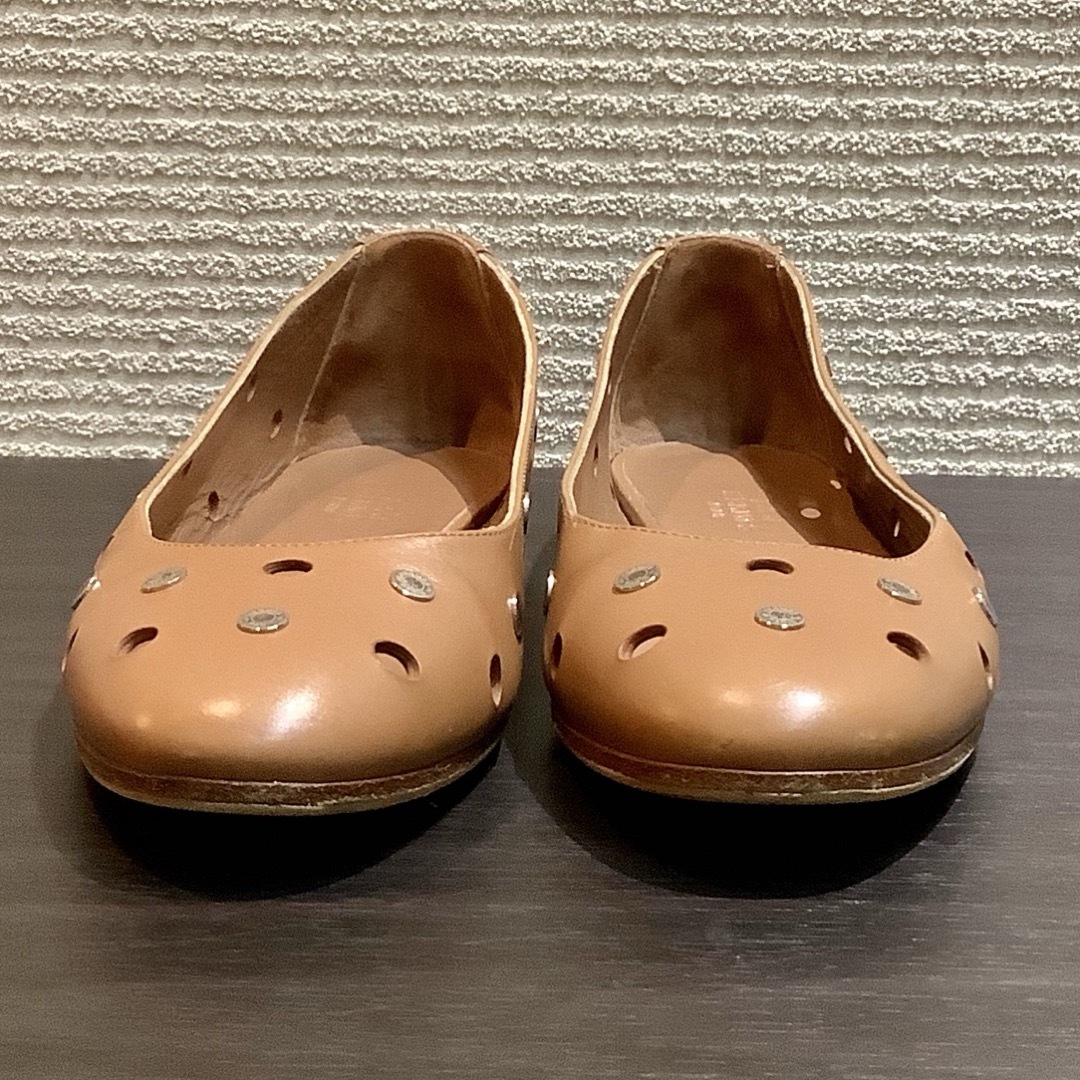 HERMES - エルメス HERMES セリエボタン パンチング フラット HERMES - エルメス HERMES セリエボタン パンチング フラット