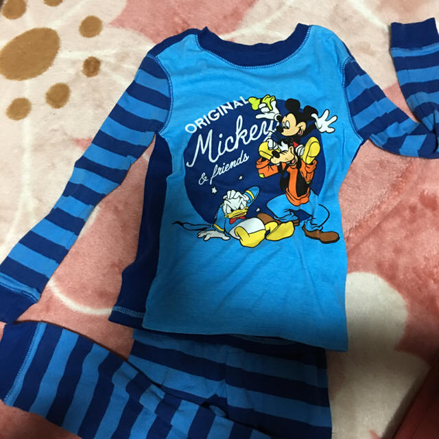 Disney(ディズニー)のミッキーのパジャマ キッズ/ベビー/マタニティのキッズ服男の子用(90cm~)(パジャマ)の商品写真