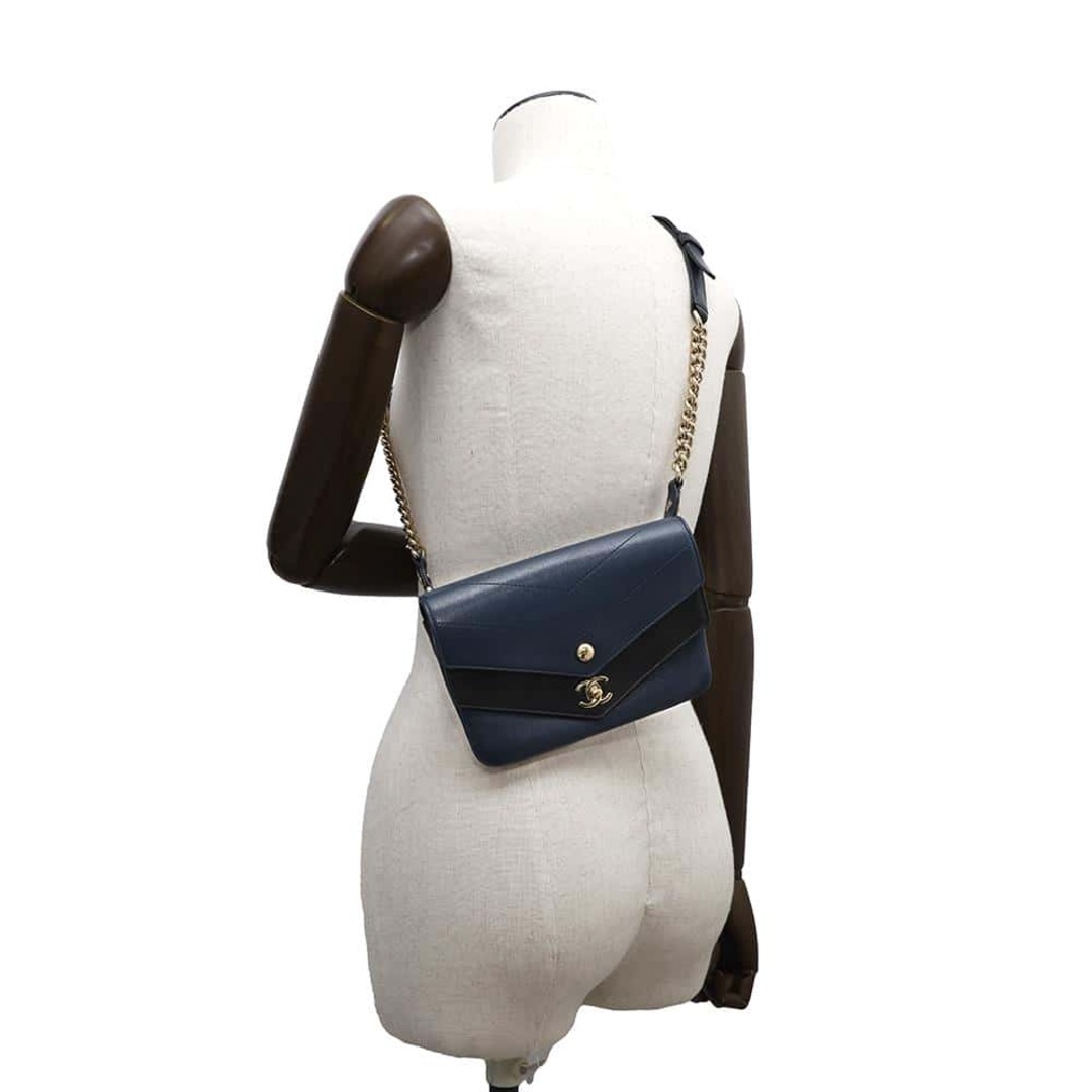 CHANEL - シャネル ウエストバッグ Vステッチ ココマーク ダブル CHANEL - シャネル ウエストバッグ Vステッチ ココマーク ダブル