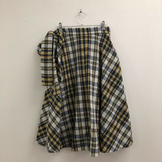 ユニクロ(UNIQLO)の【UNIQLO】ユニクロ】ゆにくろ　イエロー　黄色　チェック柄　スカート　ひざ丈スカート　綿　レディース(その他)
