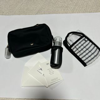 ANYA HINDMARCH - アニヤハインドマーチ ポーチ ペンギン クリア ANYA HINDMARCH - アニヤハインドマーチ ポーチ ペンギン クリア