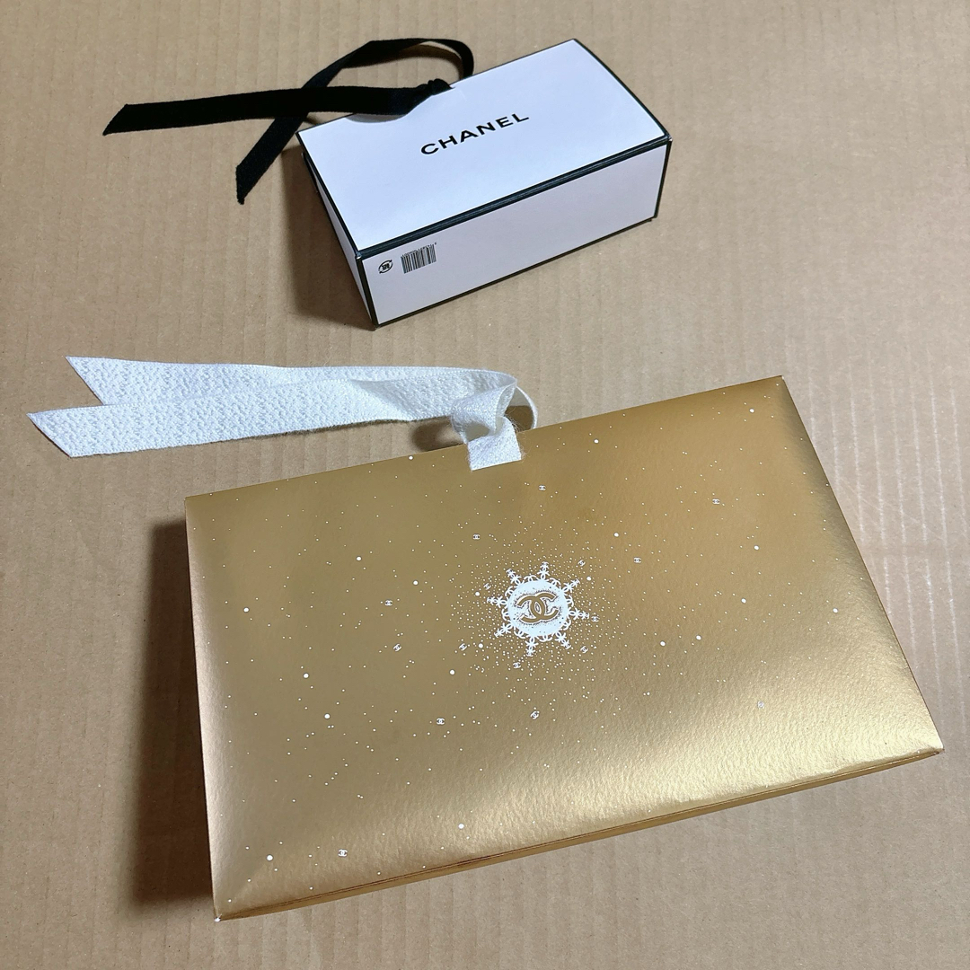 CHANEL - CHANEL ギフトボックス 2点セット 通常版と2024 CHANEL - CHANEL ギフトボックス 2点セット 通常版と2024