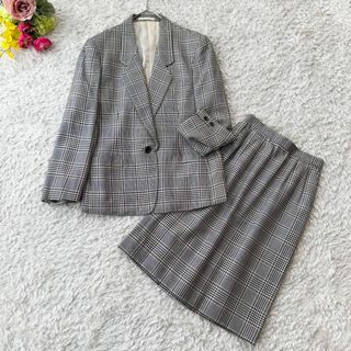 BURBERRY - バーバリー セットアップ スカートスーツ シルク混 BURBERRY - バーバリー セットアップ スカートスーツ シルク混