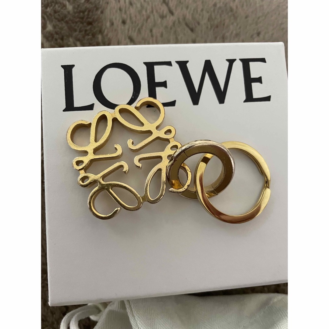 LOEWE - LOEWE キーリング ゴールド アナグラムの通販 by LOEWE - LOEWE キーリング ゴールド アナグラムの通販 by
