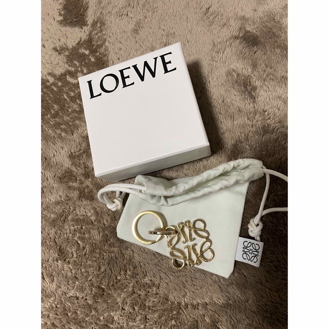 LOEWE - LOEWE キーリング ゴールド アナグラムの通販 by LOEWE - LOEWE キーリング ゴールド アナグラムの通販 by