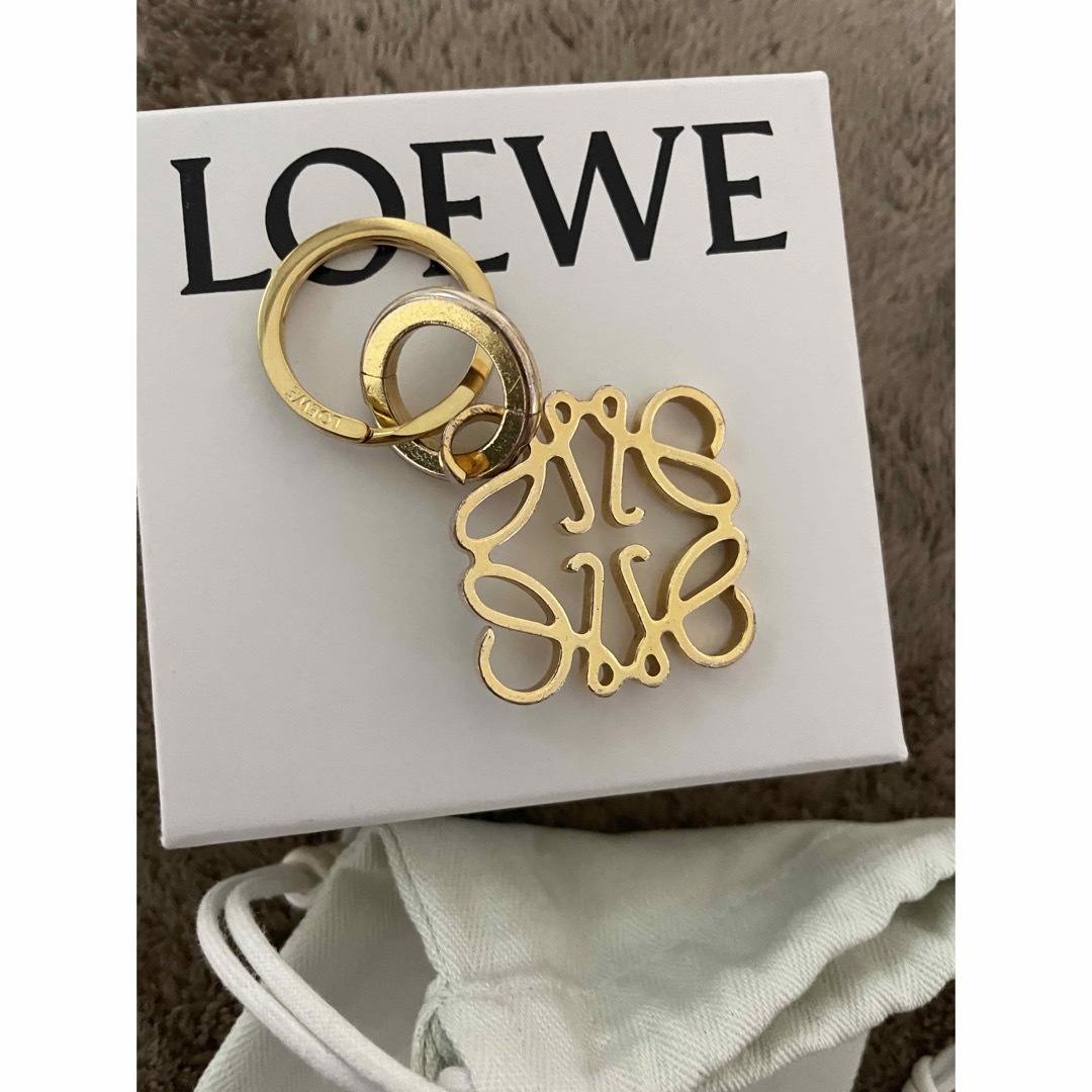 LOEWE - LOEWE キーリング ゴールド アナグラムの通販 by LOEWE - LOEWE キーリング ゴールド アナグラムの通販 by