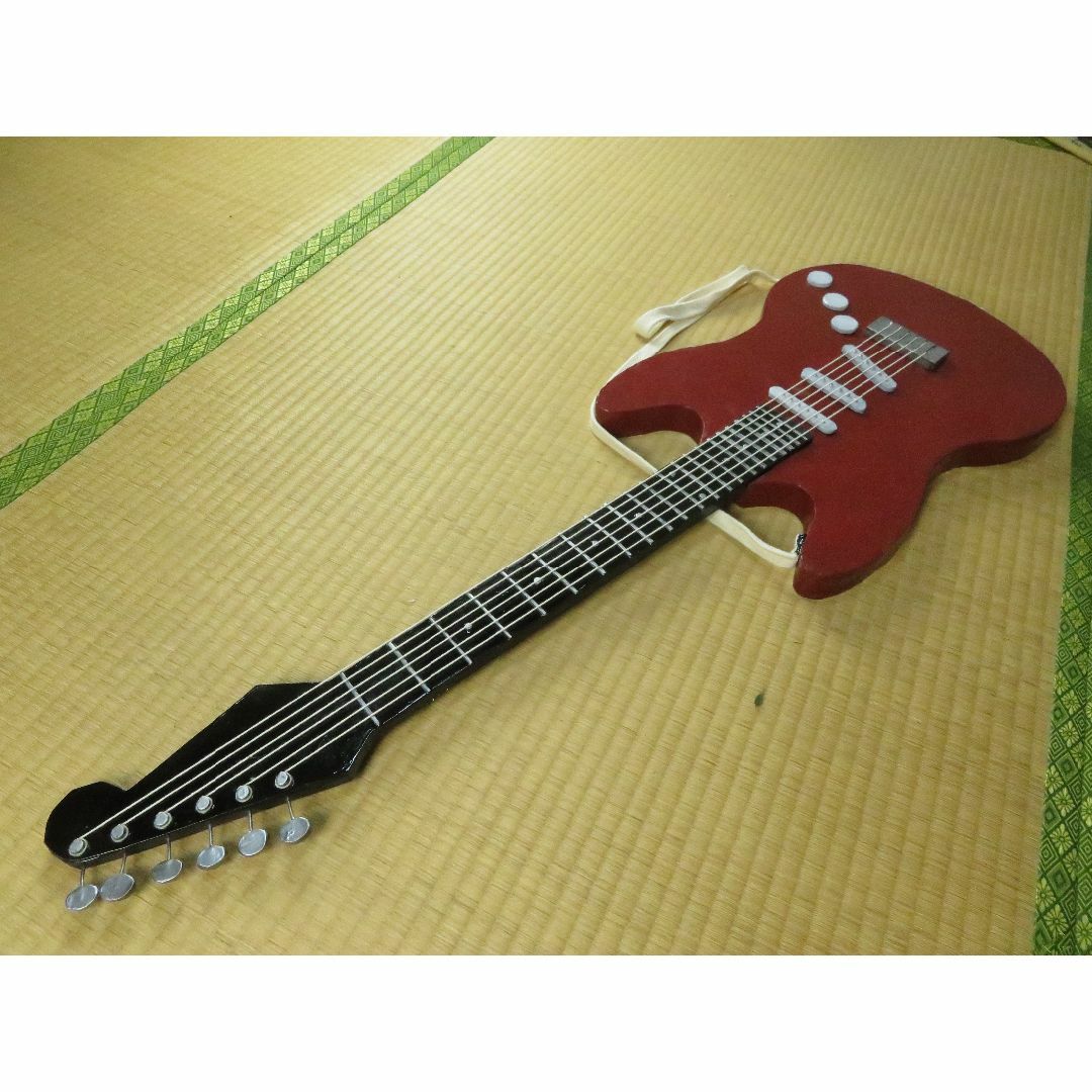ギター コスプレ小道具、舞台用小道具 ※売れなければ少しづつ ギター コスプレ小道具、舞台用小道具 ※売れなければ少しづつ