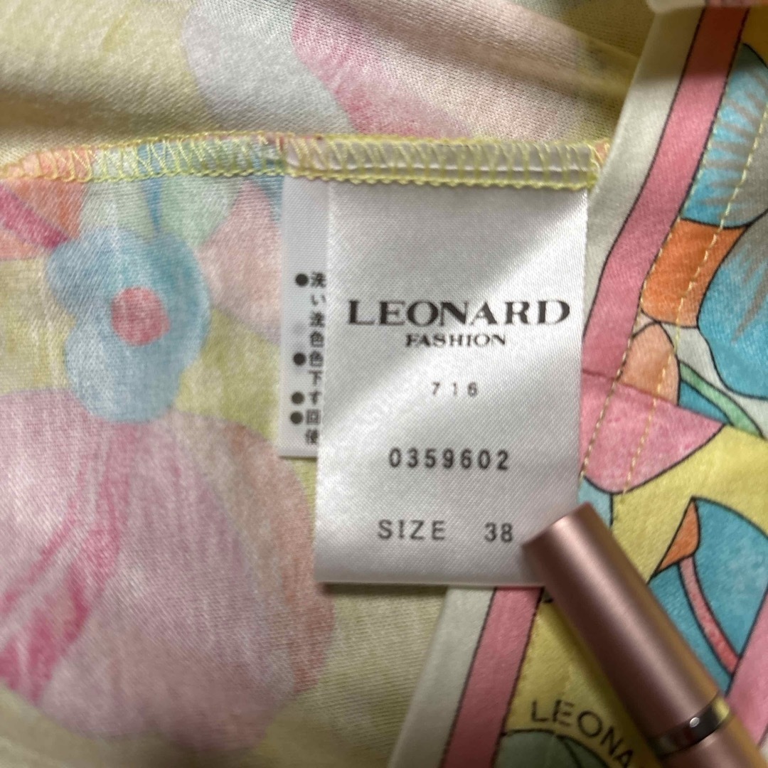 LEONARD - 美品 レオナール 半袖Tシャツ 38の通販 by エルザ's LEONARD - 美品 レオナール 半袖Tシャツ 38の通販 by エルザ's