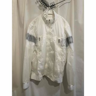 MONCLER(ナイロンジャケット ・ ホワイト/白色系)のフリマ MONCLER(ナイロンジャケット ・ ホワイト/白色系)のフリマ