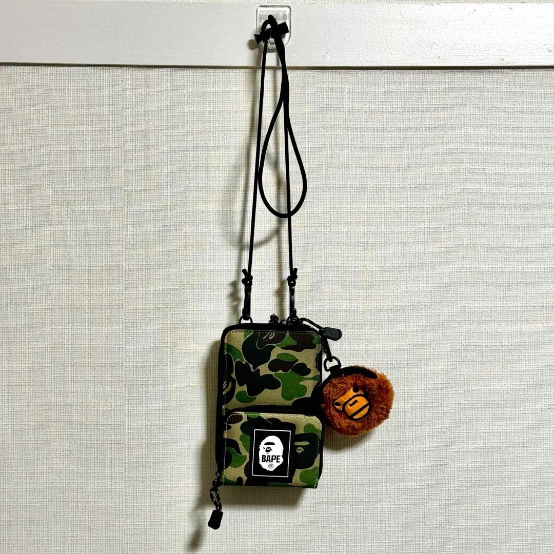 A BATHING APE - 新品・未使用☆A BATHING APE スマホショルダー A BATHING APE - 新品・未使用☆A BATHING APE スマホショルダー