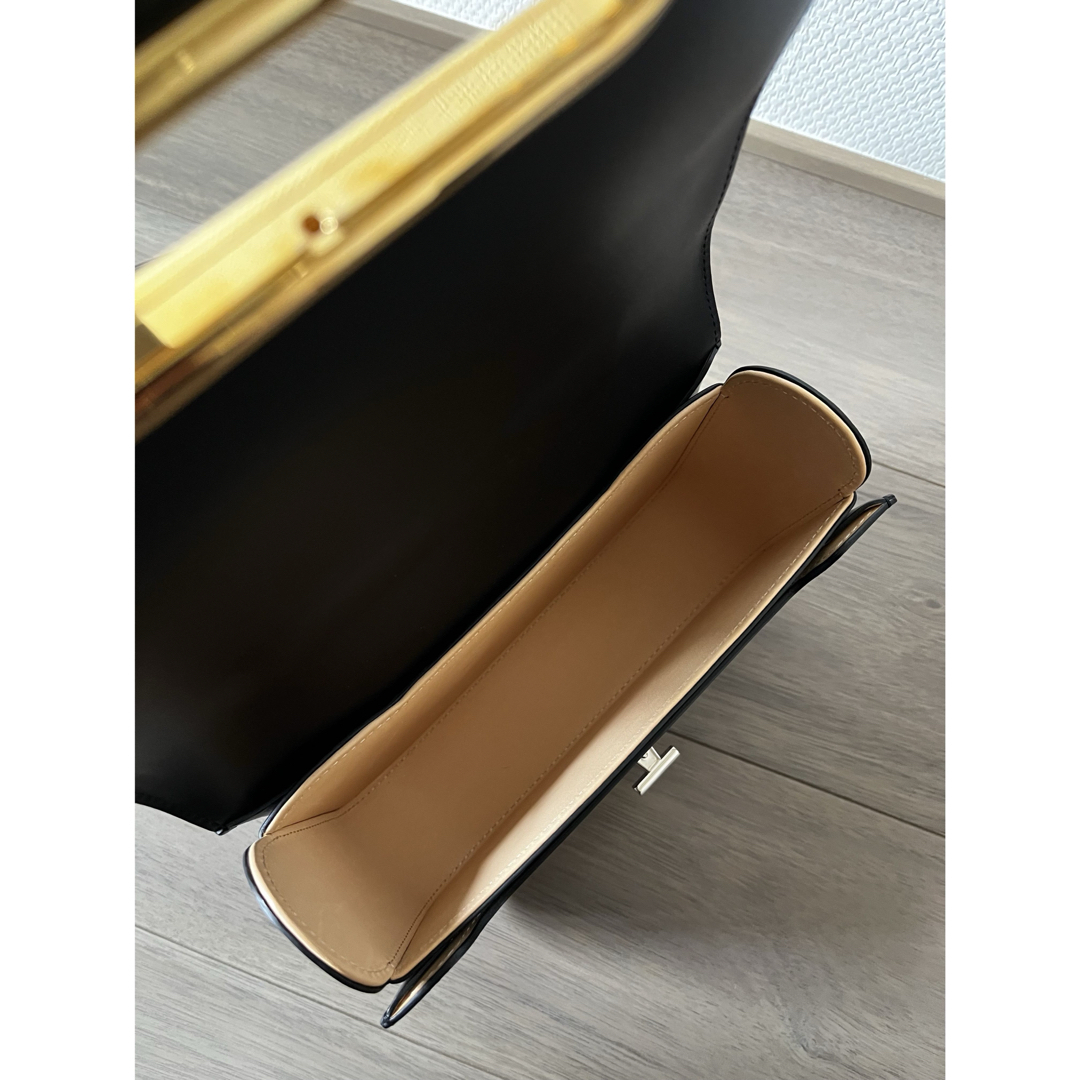 DELVAUX - DELVAUX Lingot デルヴォー ランゴー 黒 PMサイズの DELVAUX - DELVAUX Lingot デルヴォー ランゴー 黒 PMサイズの