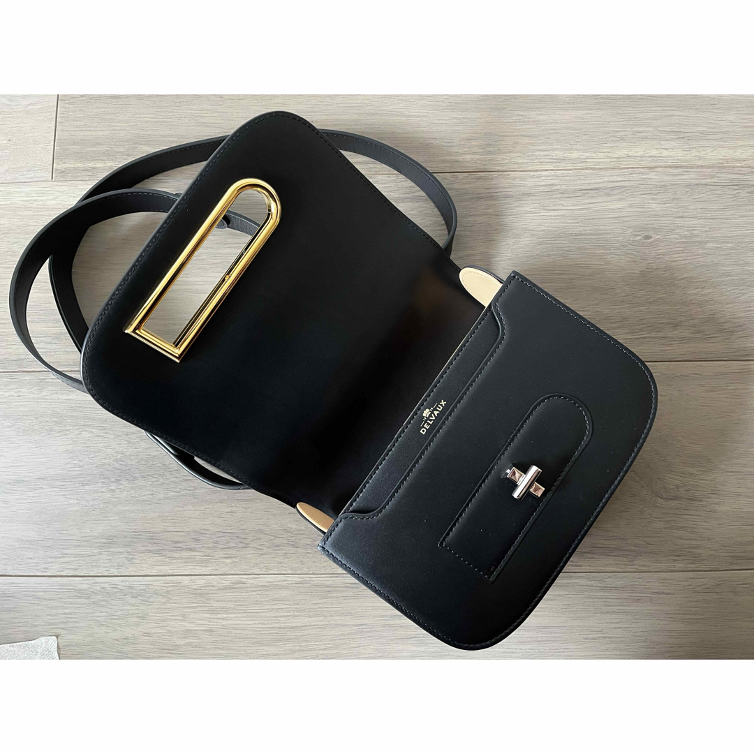 DELVAUX - DELVAUX Lingot デルヴォー ランゴー 黒 PMサイズの DELVAUX - DELVAUX Lingot デルヴォー ランゴー 黒 PMサイズの