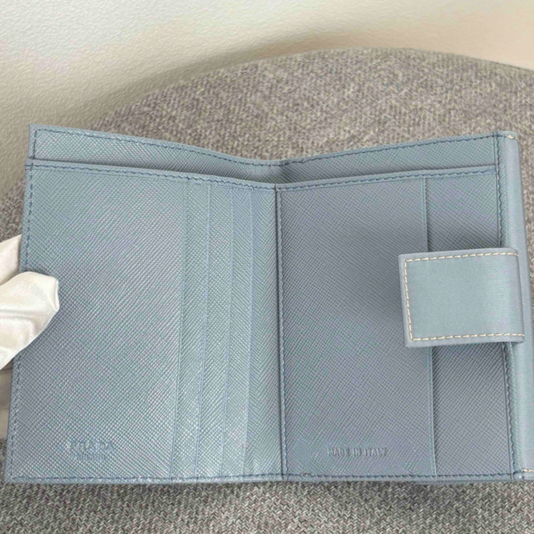 PRADA - 【極美品】箱付き プラダ 三角ロゴプレート 二つ折り PRADA - 【極美品】箱付き プラダ 三角ロゴプレート 二つ折り