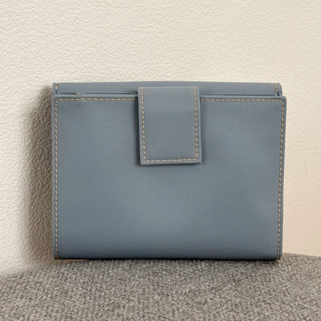 PRADA - 【極美品】箱付き プラダ 三角ロゴプレート 二つ折り PRADA - 【極美品】箱付き プラダ 三角ロゴプレート 二つ折り