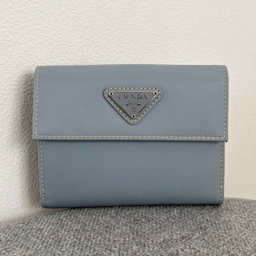 PRADA - 【極美品】箱付き プラダ 三角ロゴプレート 二つ折り PRADA - 【極美品】箱付き プラダ 三角ロゴプレート 二つ折り