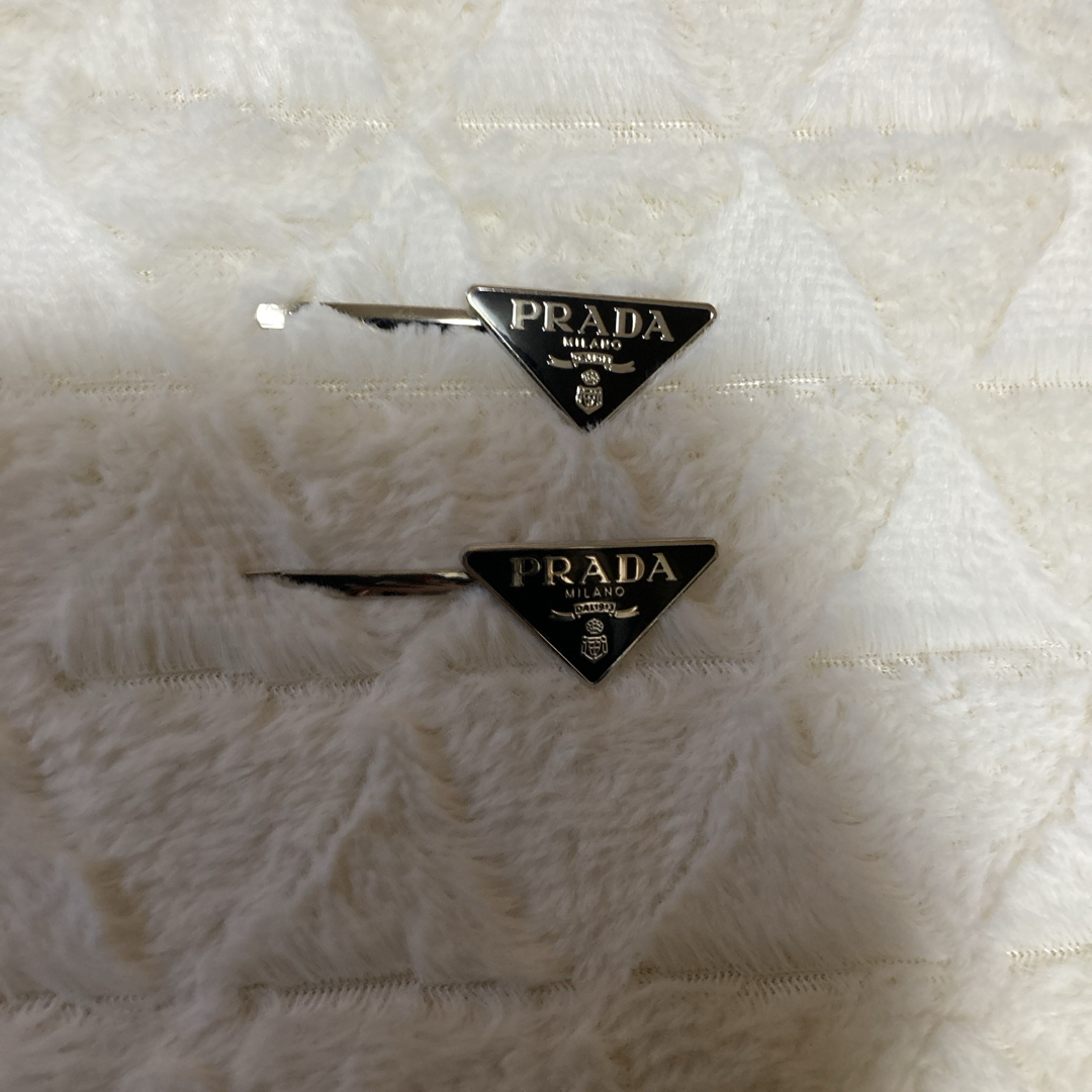 PRADA - ヴィンテージ PRADA ブラックヘアピン 2個セット 同向き PRADA - ヴィンテージ PRADA ブラックヘアピン 2個セット 同向き