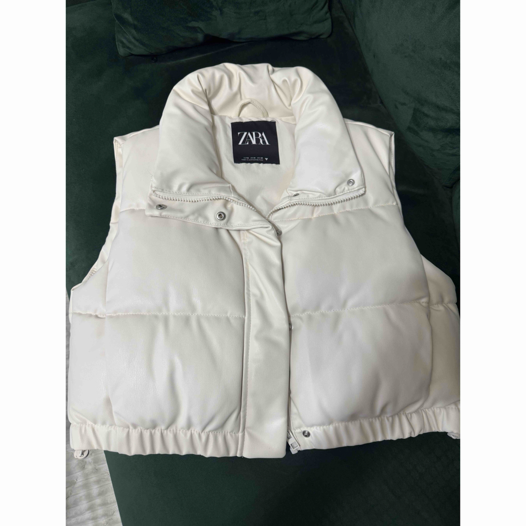 ZARA - ZARA ショートダウンベストの通販 by 😊|ザラならラクマ ZARA - ZARA ショートダウンベストの通販 by 😊|ザラならラクマ