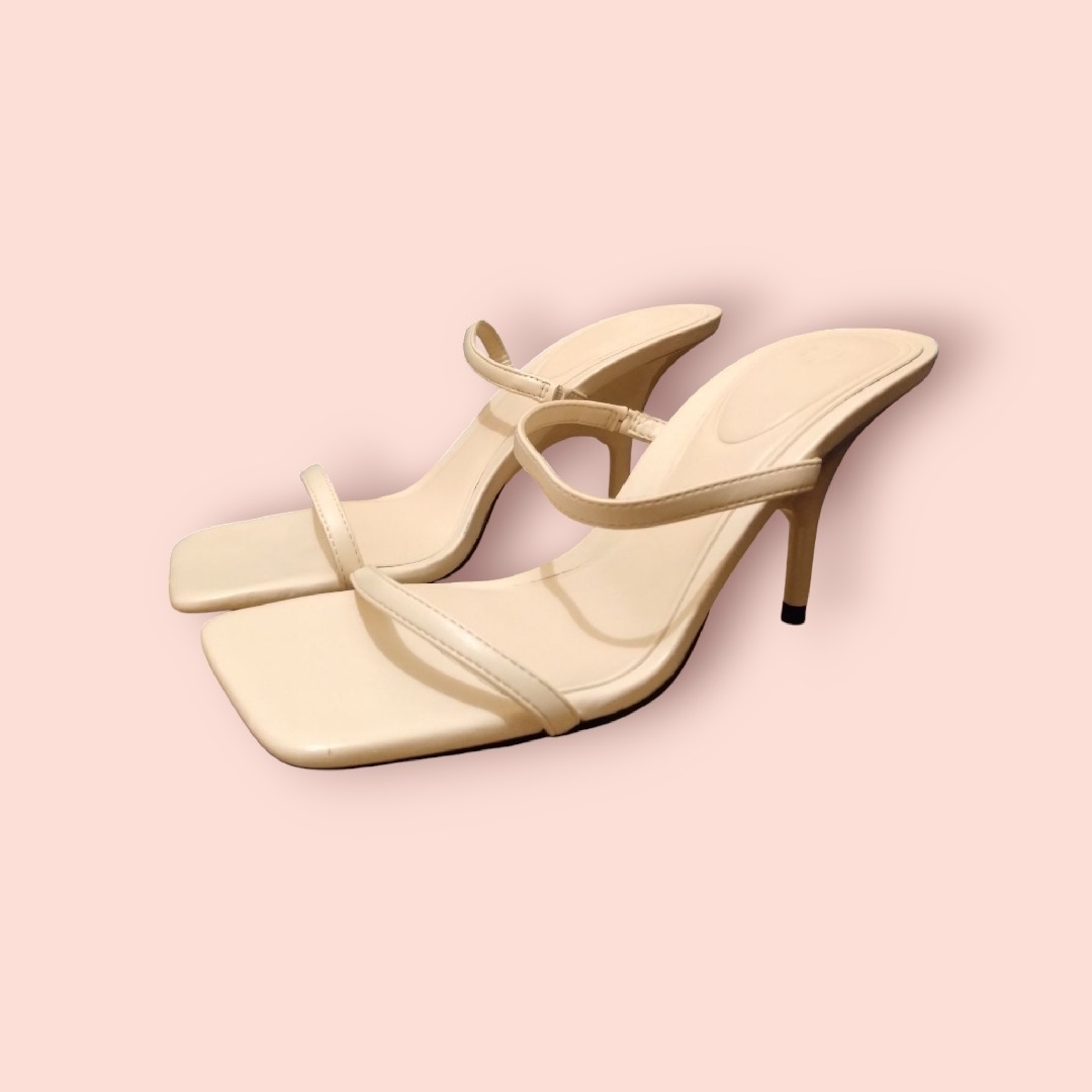 ZARA - ZARA 白 ミュール サンダルの通販 by М's shop|ザラなら ZARA - ZARA 白 ミュール サンダルの通販 by М's shop|ザラなら