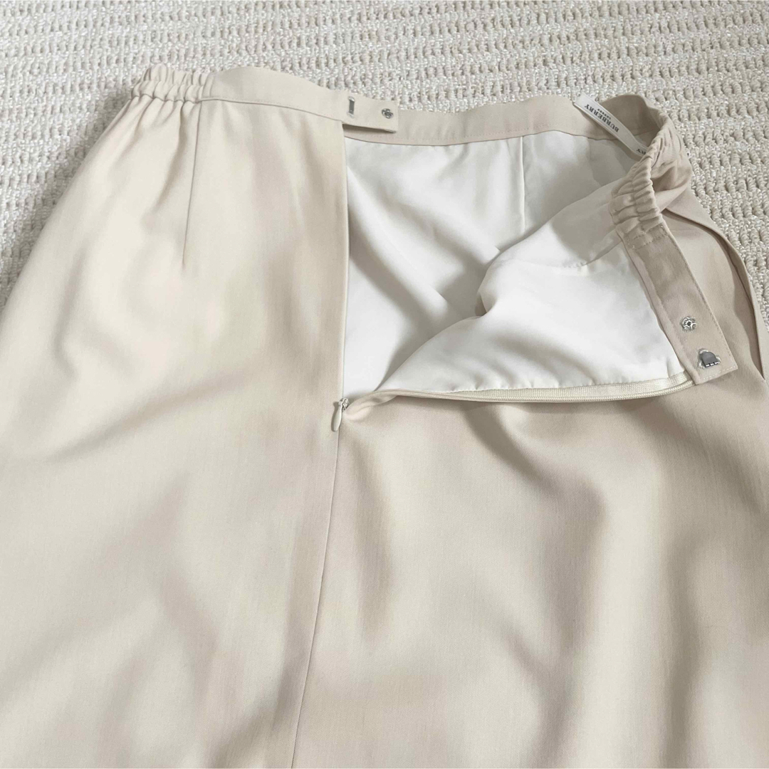 BURBERRY - サイズLL バーバリーロンドン ライトベージュ タイト BURBERRY - サイズLL バーバリーロンドン ライトベージュ タイト