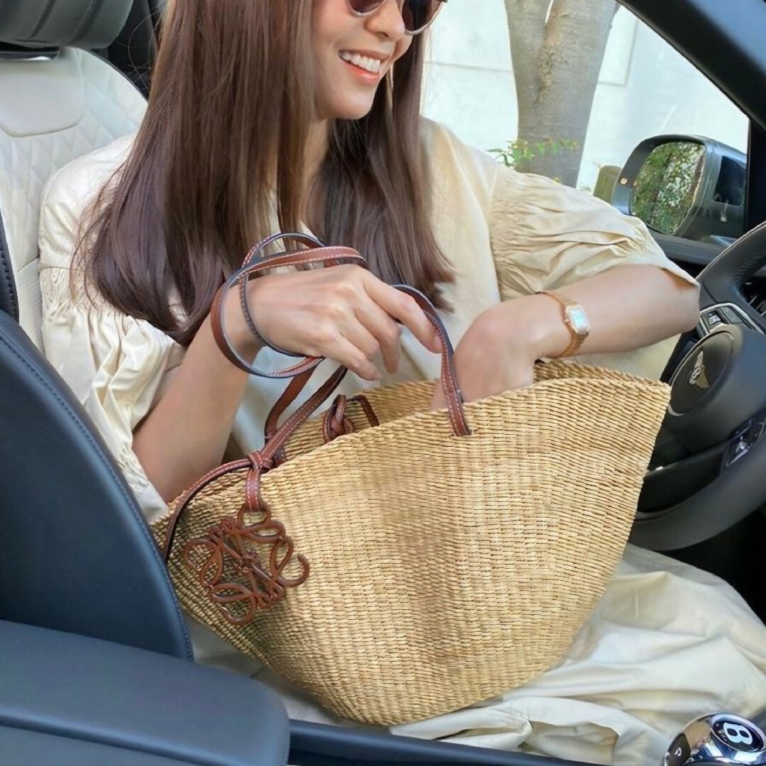 LOEWE - 新品同様✨ロエベ シェル バスケットバッグ スモール LOEWE - 新品同様✨ロエベ シェル バスケットバッグ スモール