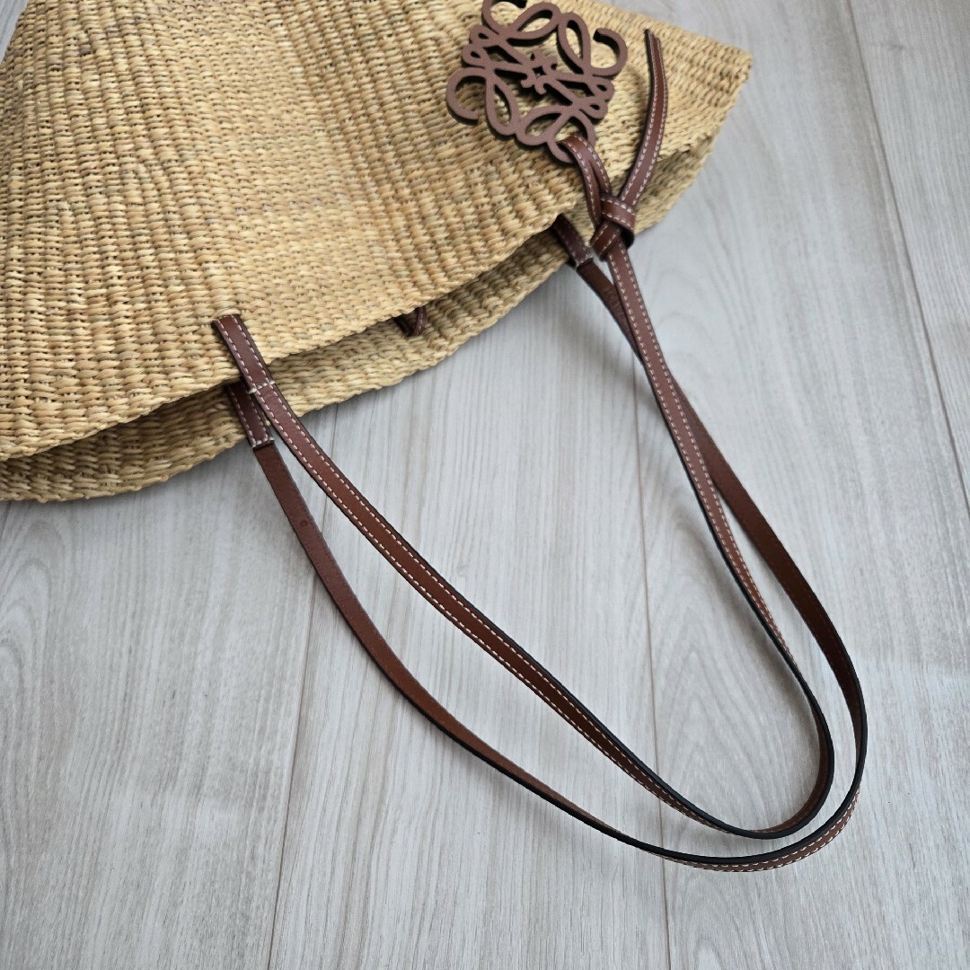 LOEWE - 新品同様✨ロエベ シェル バスケットバッグ スモール LOEWE - 新品同様✨ロエベ シェル バスケットバッグ スモール