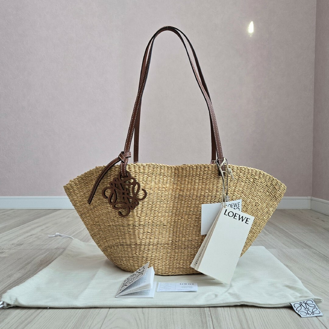 LOEWE - 新品同様✨ロエベ シェル バスケットバッグ スモール LOEWE - 新品同様✨ロエベ シェル バスケットバッグ スモール