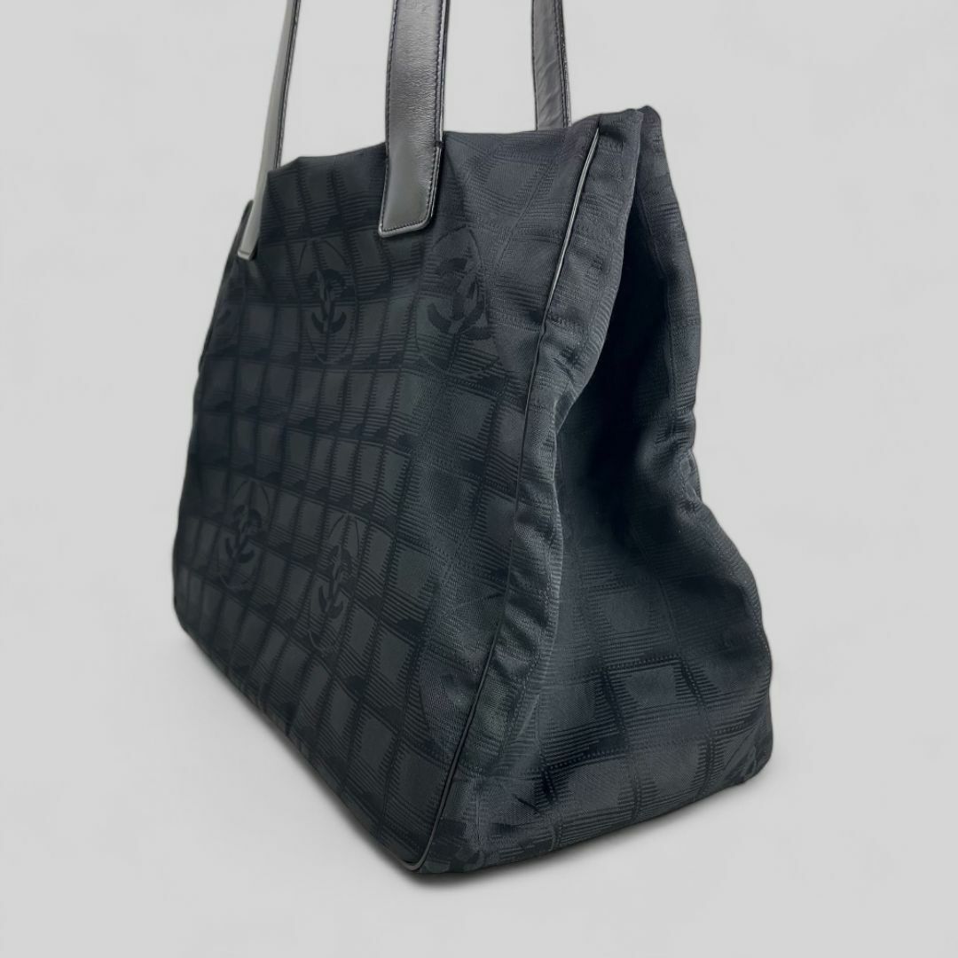 CHANEL - □シャネル CHANEL□ ニュートラベルライン トートMM CHANEL - □シャネル CHANEL□ ニュートラベルライン トートMM