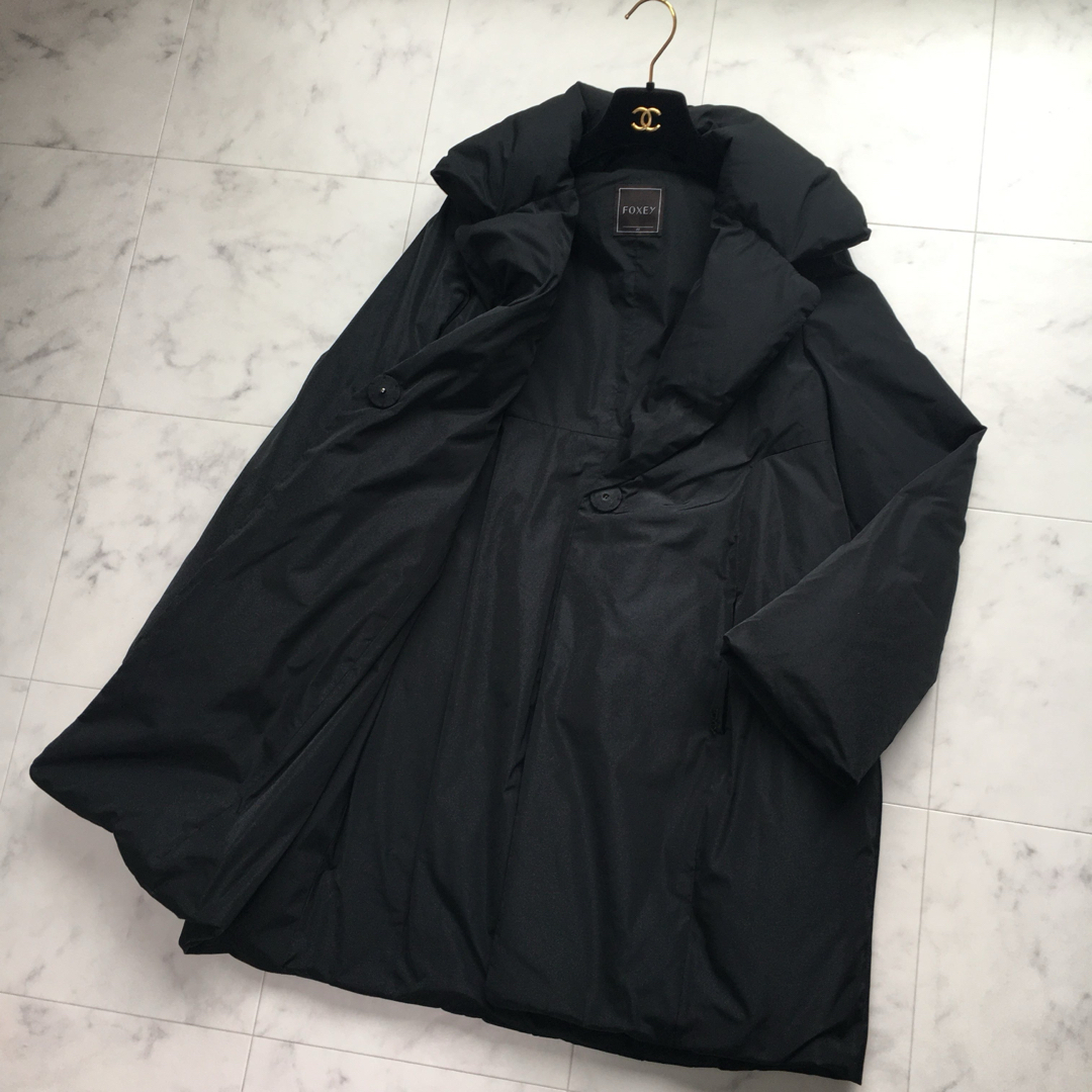 FOXEY - 美品 FOXEY フォクシー 女優襟 ダウン コート ブラック FOXEY - 美品 FOXEY フォクシー 女優襟 ダウン コート ブラック