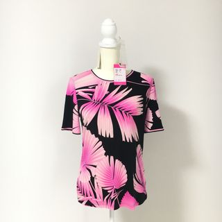 LEONARD - 美品 LEONARD レオナール シルク ストレッチ トップス LEONARD - 美品 LEONARD レオナール シルク ストレッチ トップス