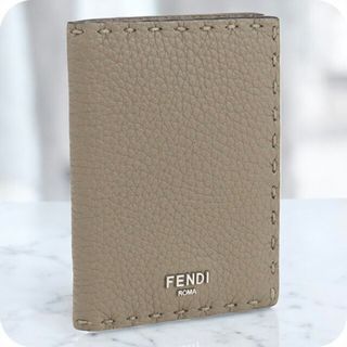 FENDI(名刺入れ/定期入れ)のフリマアイテム一覧 FENDI(名刺入れ/定期入れ)のフリマアイテム一覧