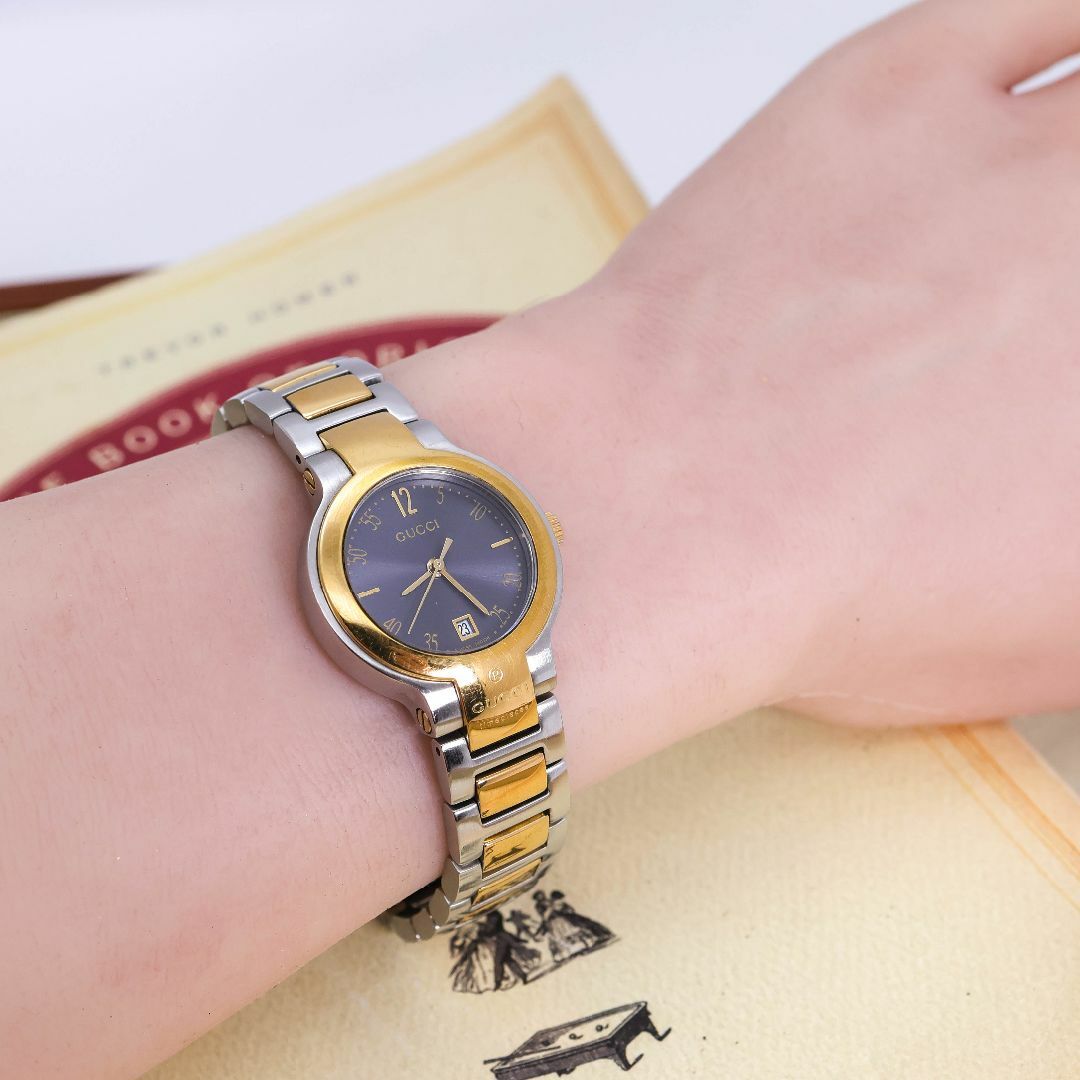 GUCCI - 稼働 GUCCI 腕時計 8900L グレー デイト 新品電池 1139 GUCCI - 稼働 GUCCI 腕時計 8900L グレー デイト 新品電池 1139
