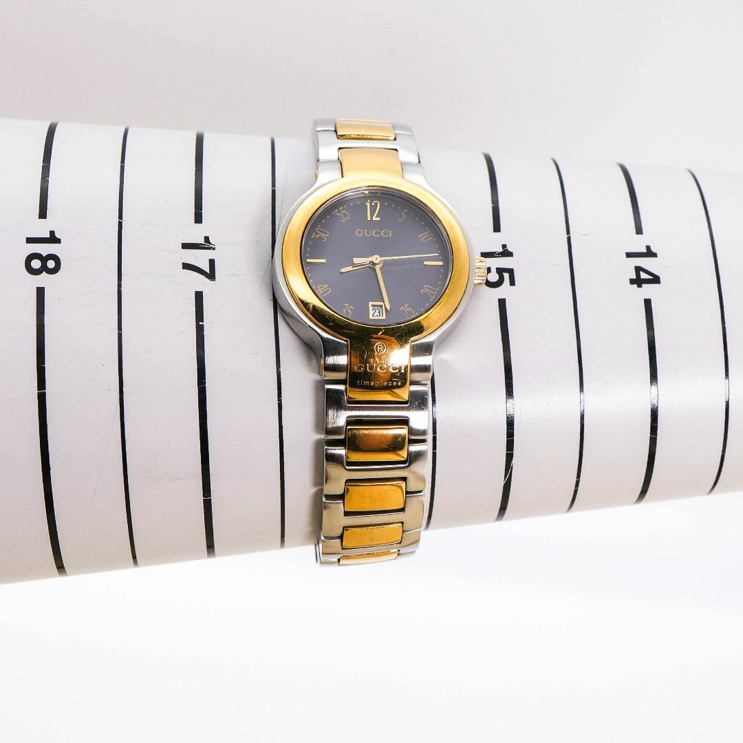 GUCCI - 稼働 GUCCI 腕時計 8900L グレー デイト 新品電池 1139 GUCCI - 稼働 GUCCI 腕時計 8900L グレー デイト 新品電池 1139