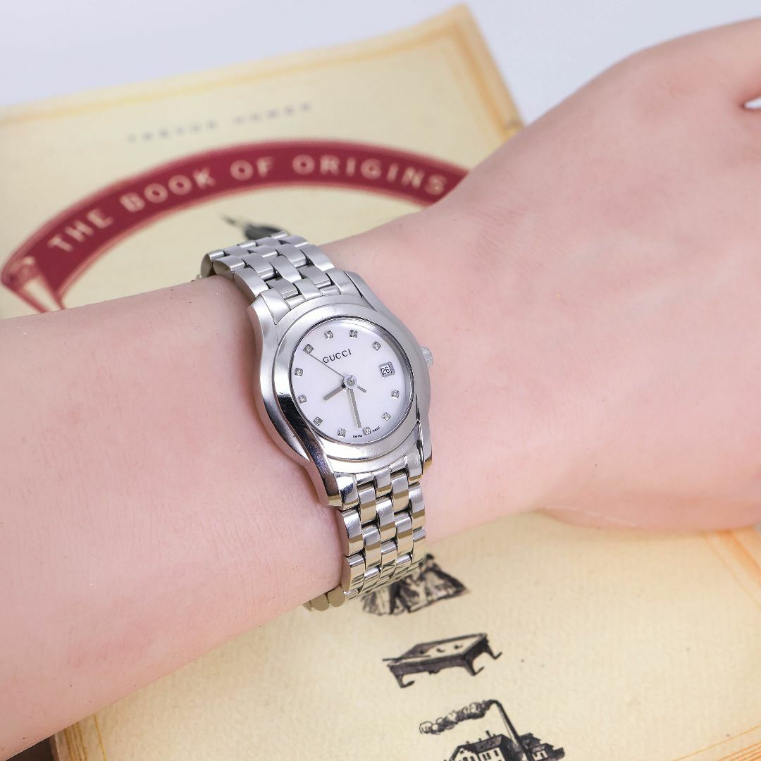 GUCCI - 稼働 GUCCI 腕時計 5500L ホワイトシェル文字盤 11P GUCCI - 稼働 GUCCI 腕時計 5500L ホワイトシェル文字盤 11P