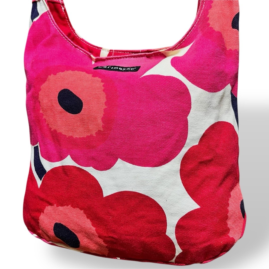 marimekko - 美品 マリメッコ ショルダーバッグ ウニッコ 大容量 marimekko - 美品 マリメッコ ショルダーバッグ ウニッコ 大容量