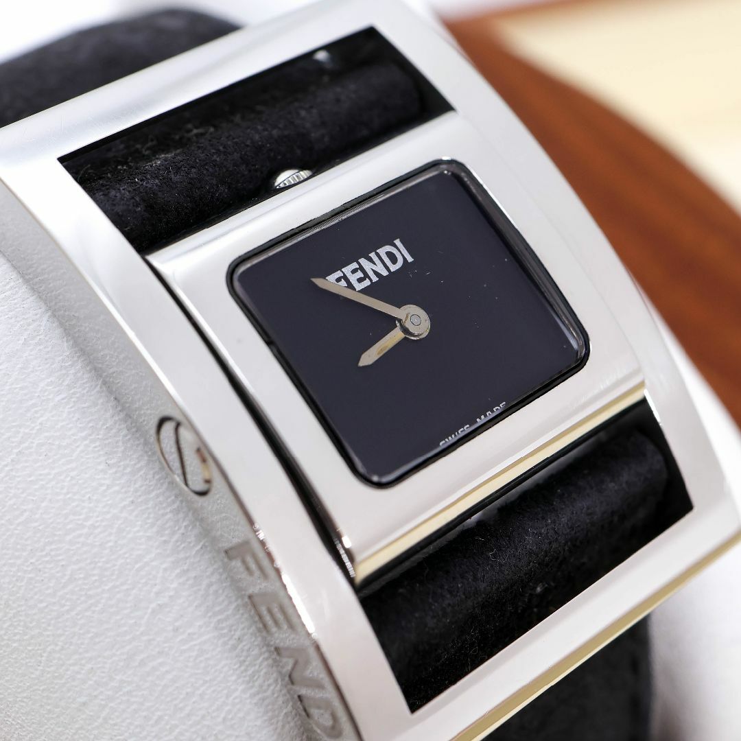 FENDI - 稼働 FENDI 腕時計 ターンフェイス 新品電池 ブレス FENDI - 稼働 FENDI 腕時計 ターンフェイス 新品電池 ブレス